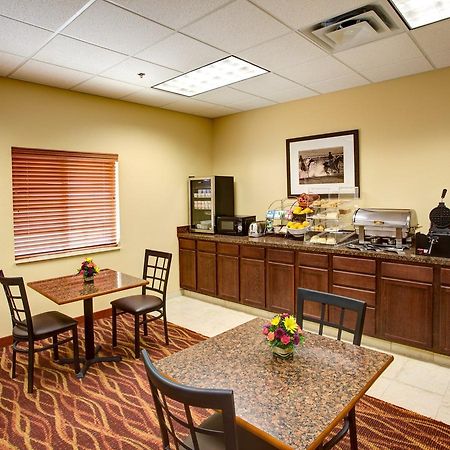 Rodeway Inn & Suites Phillipsburg Eksteriør billede