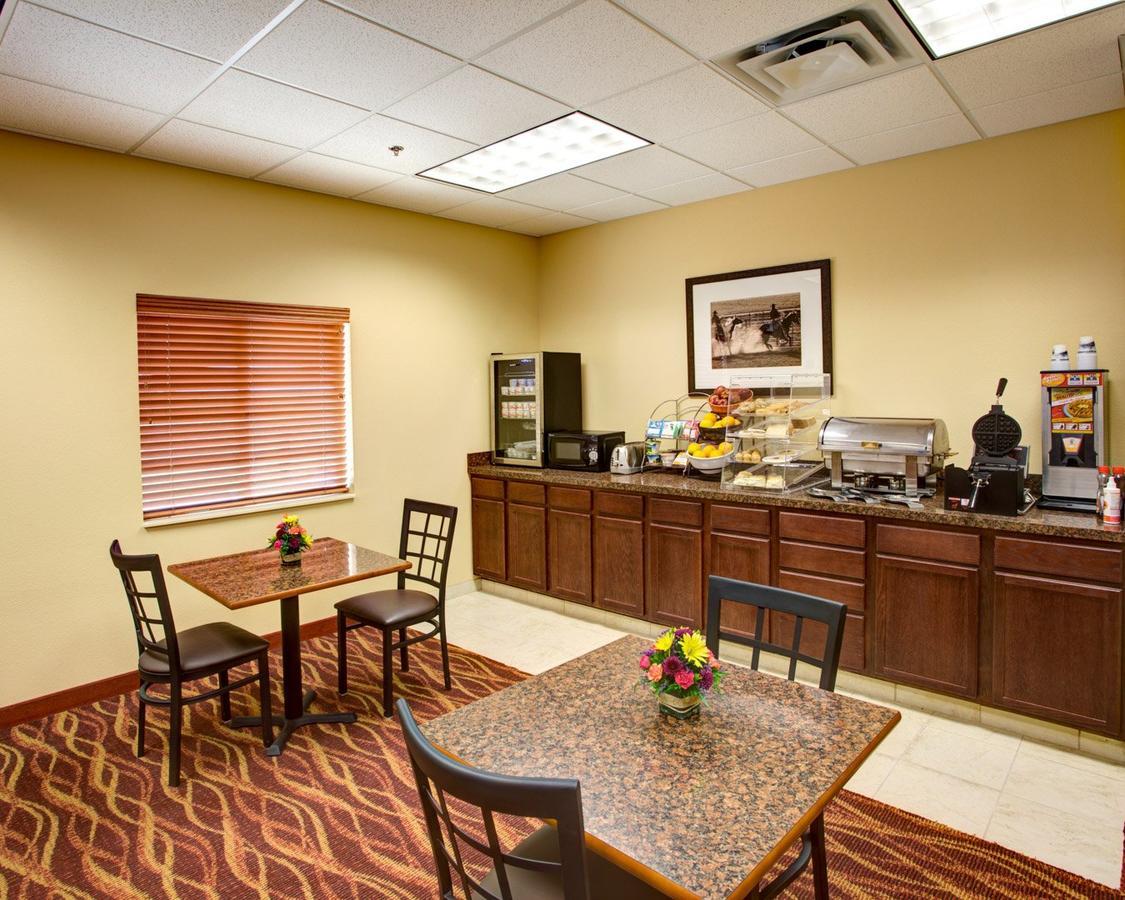 Rodeway Inn & Suites Phillipsburg Eksteriør billede