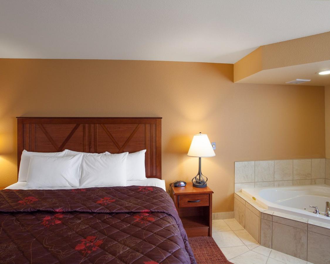 Rodeway Inn & Suites Phillipsburg Eksteriør billede